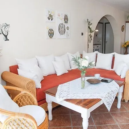 Mit Garten, Grill Und Gemeinschaftspool Holiday home