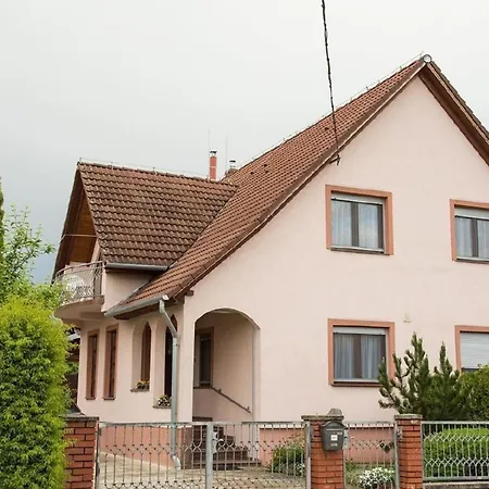 Mit Garten, Grill Und Gemeinschaftspool * Balatonbereny